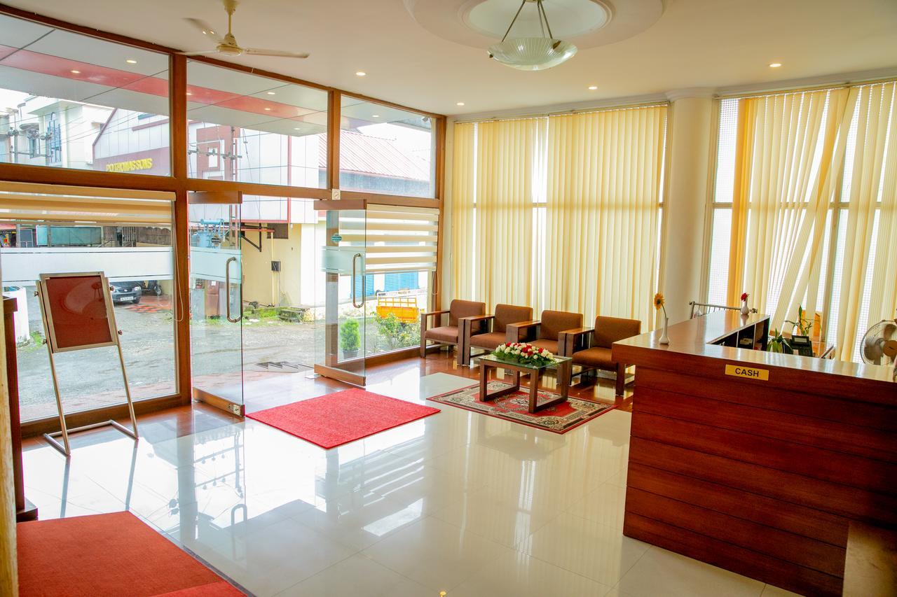 Lals Residency Hotel Adur Exterior photo