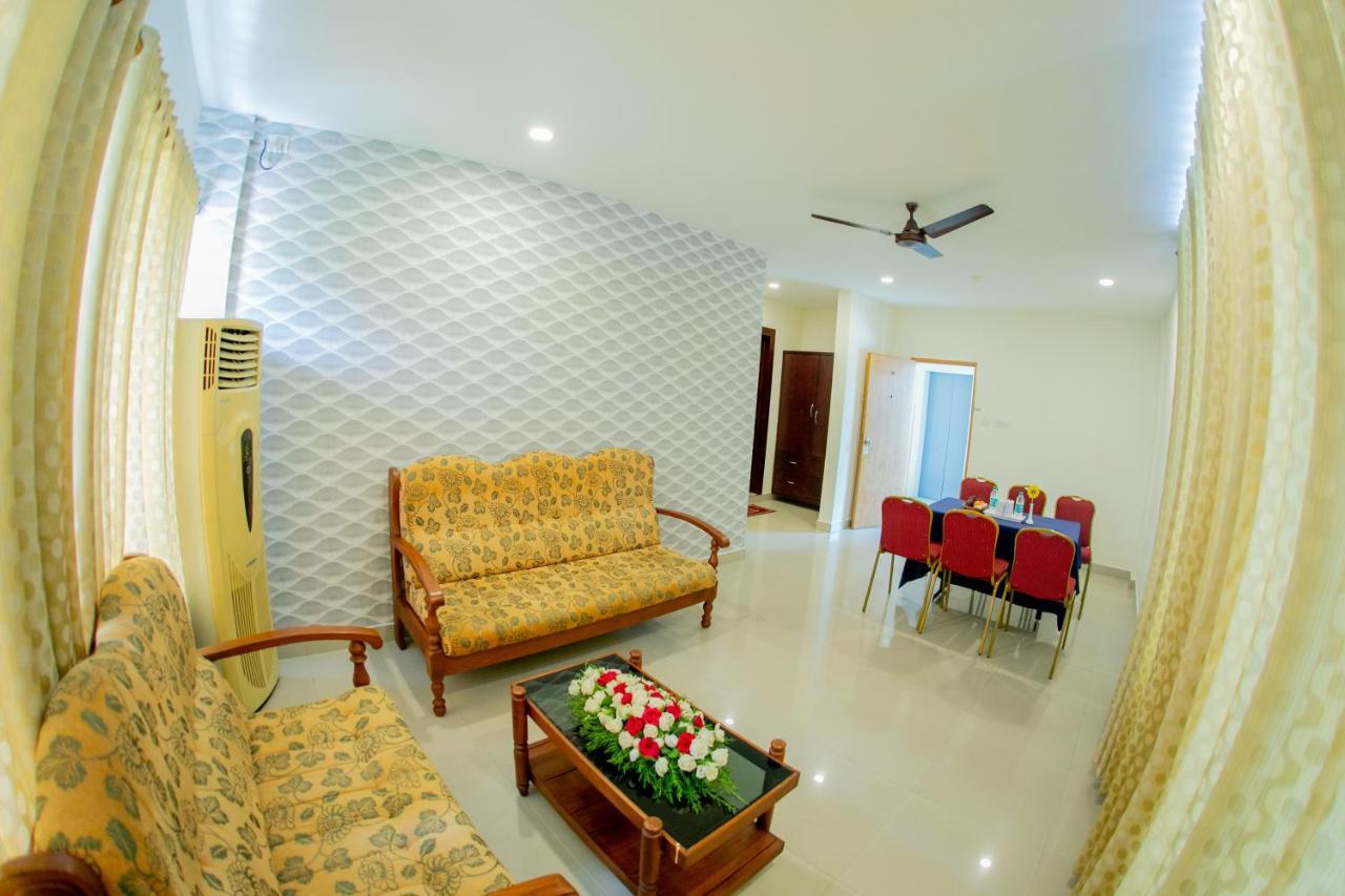 Lals Residency Hotel Adur Exterior photo
